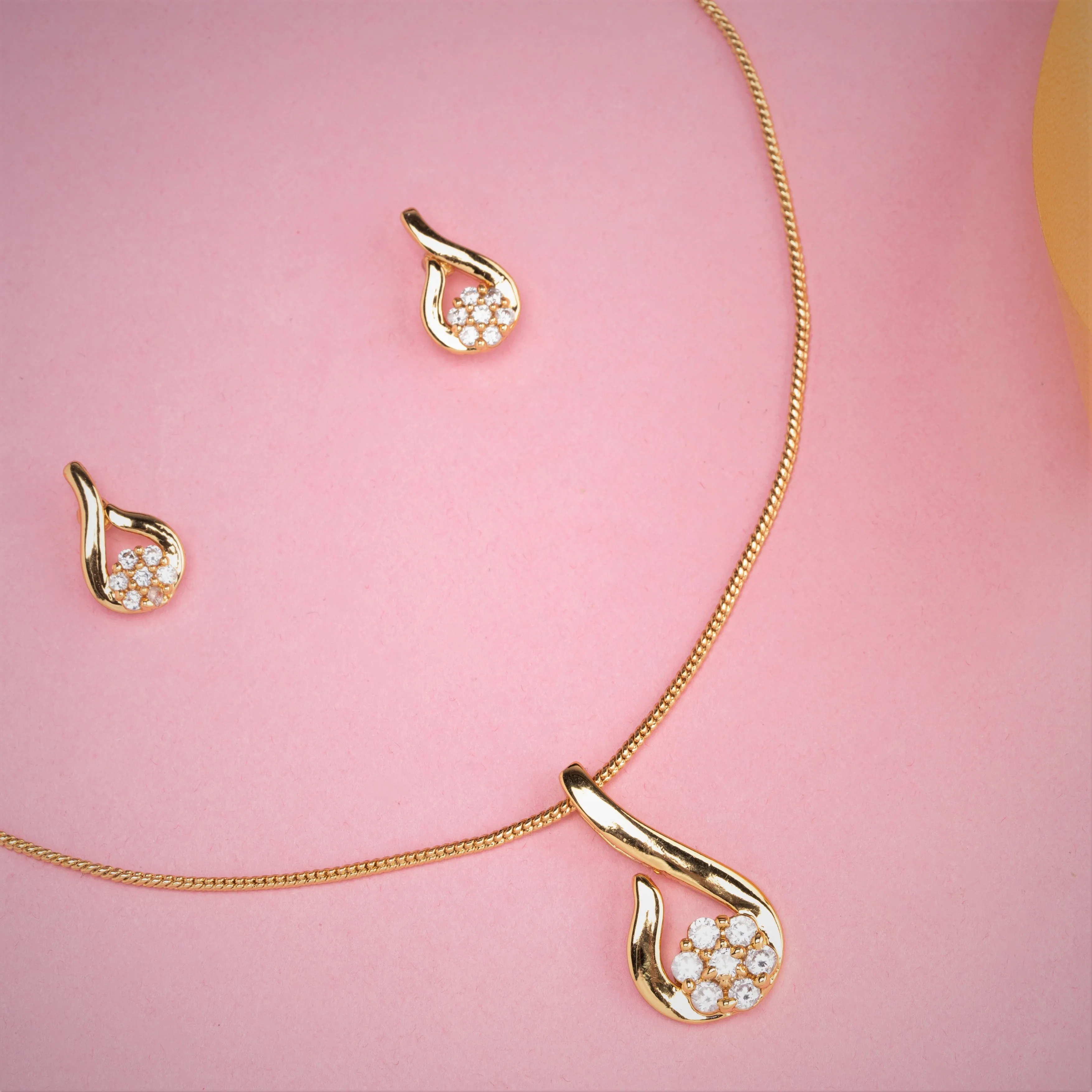 Estele 24 Kt Gold Plated Jasmine Flower Diamante Necklace Set for Women