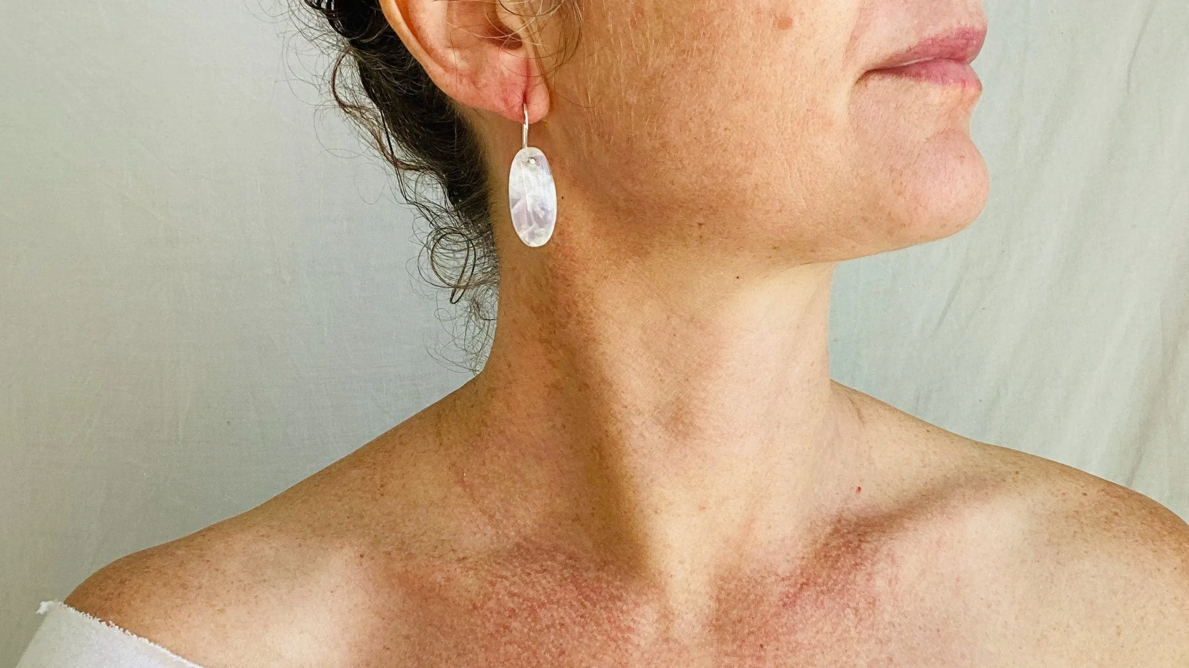 Moonstone And Sterling Earrings. Lovely Flash. 1246