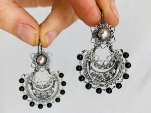 Vintage Oaxacan Filigree Earrings With Onyx. Sterling Silver. Mexico. Frida Kahlo