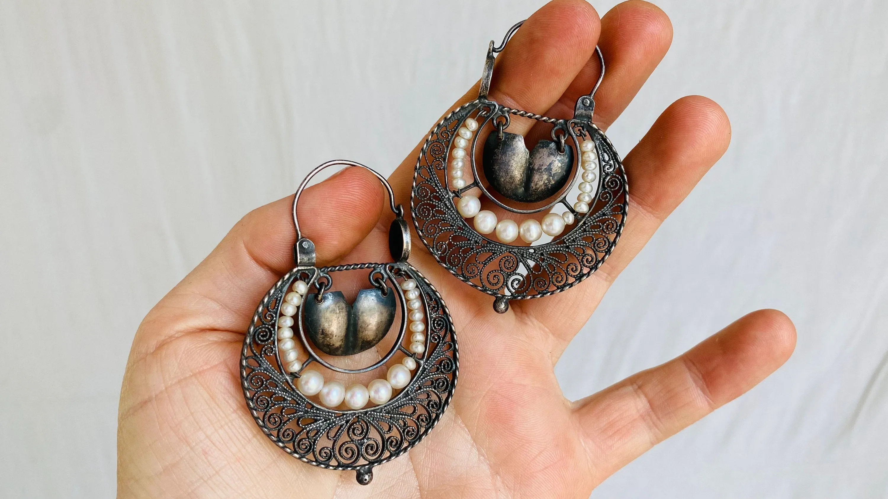 Vintage Oaxacan Filigree Earrings With Pearl. Long And Dramatic. Sterling Silver. Mexico. Frida Kahlo